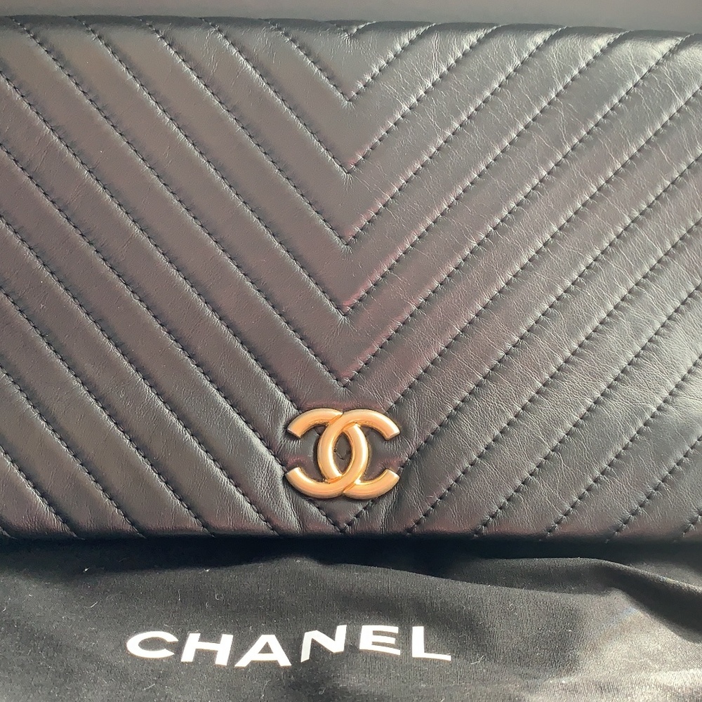 2018 Cruise Chanel Chevron Foldover Clutch